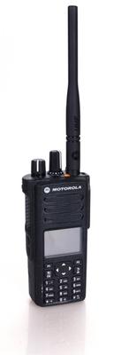 Motorola DP4800 frontal, pantalla apagada